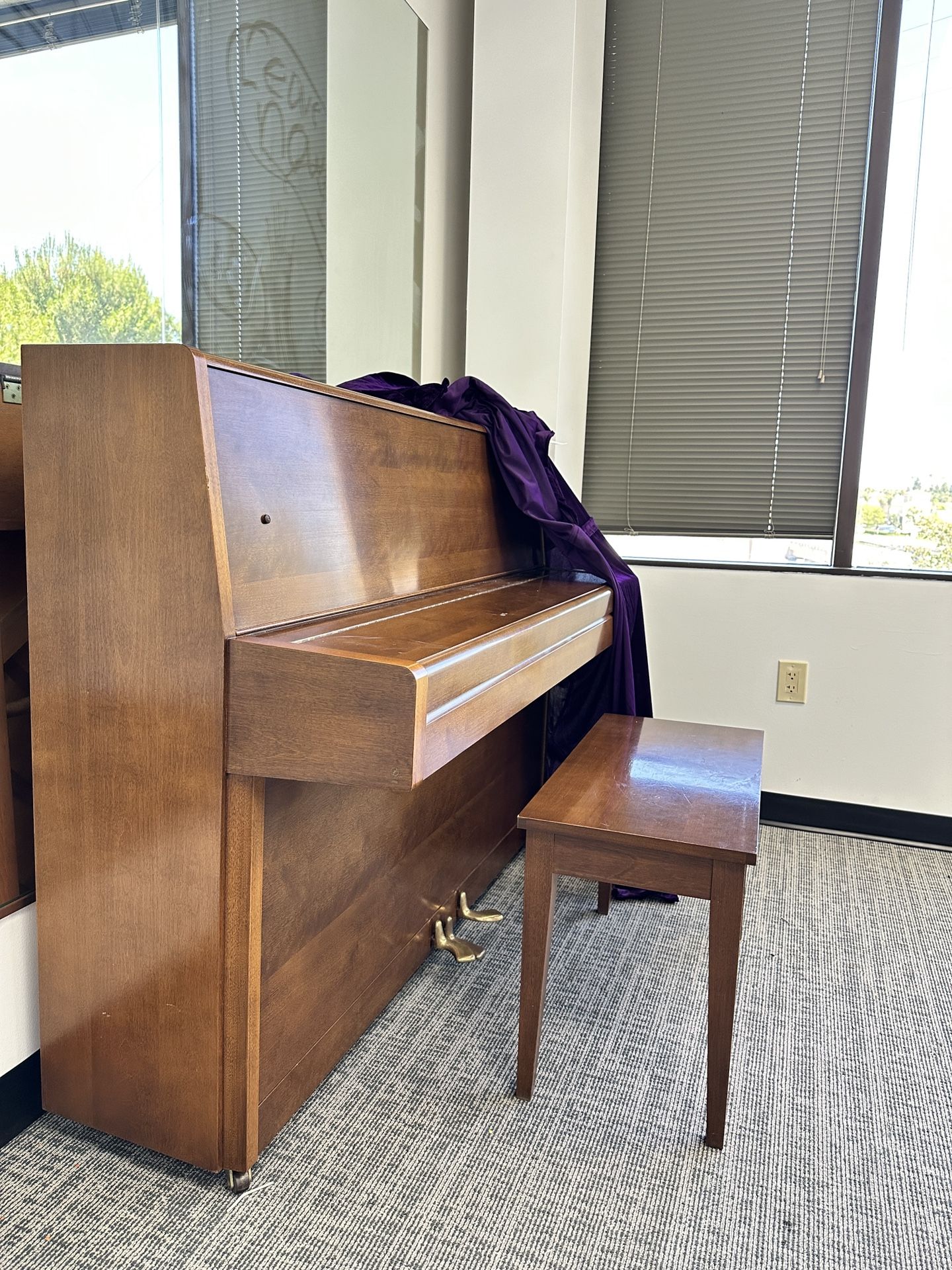 YAMAHA T109 Upright Piano, Good Condition 