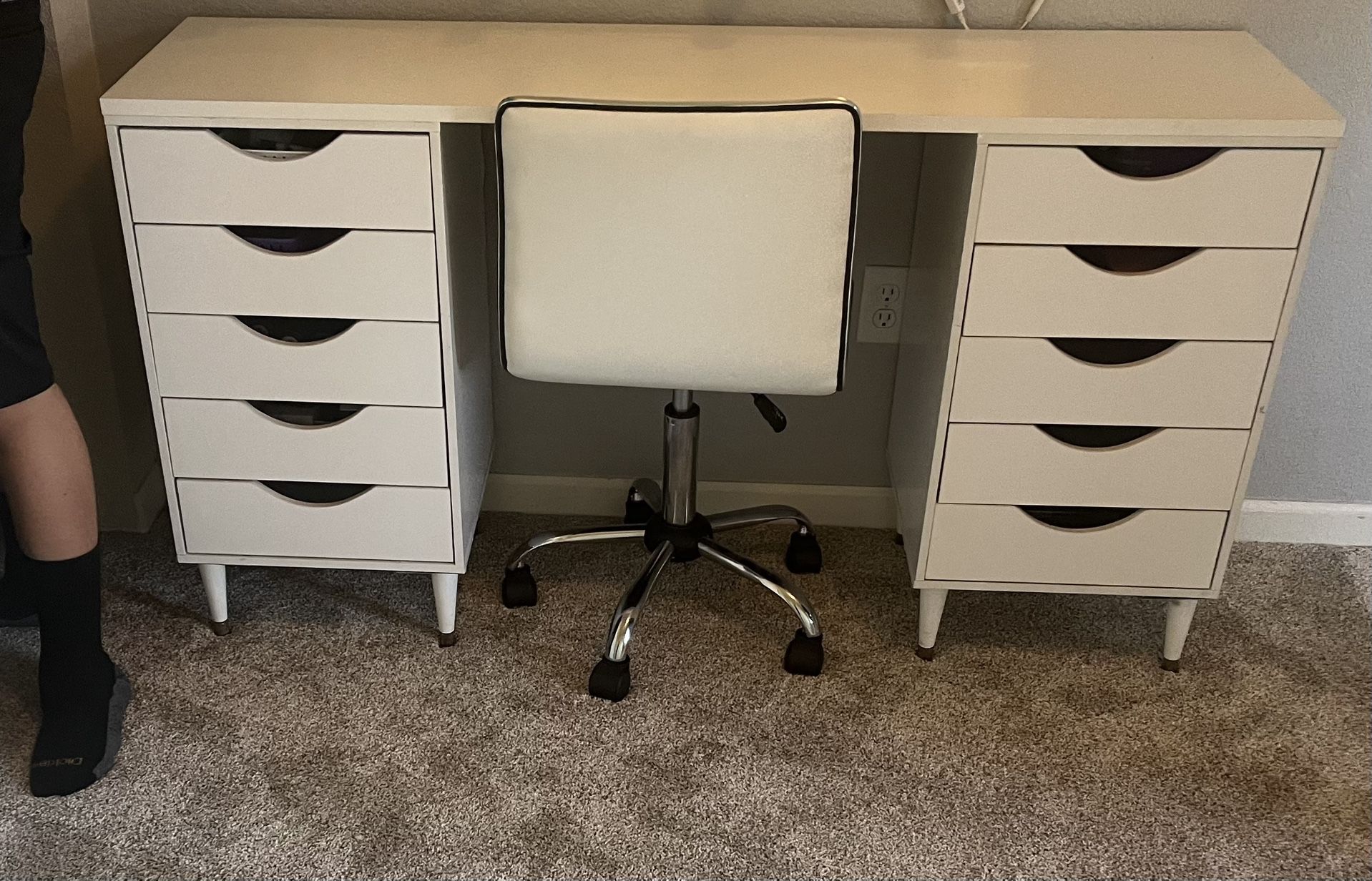 Vanity Desk