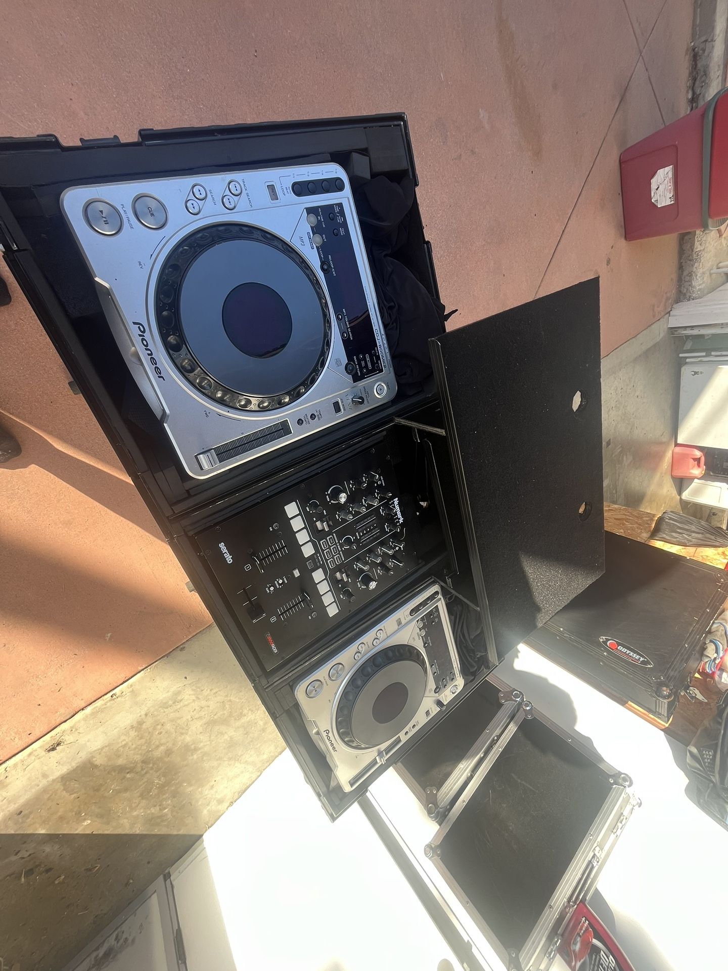 Dj Setup, Numark Scratch, Pioneer 800, odyssey Case
