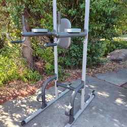 Power Tower Pull-Up/Dip/Leg Raise Station, Barely Used