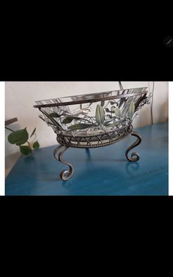 Decorative Metal Wire Bowl with Glass Insert