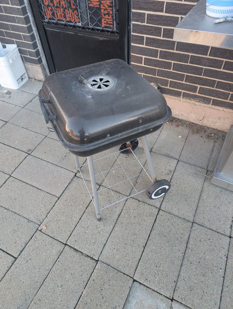 Charcoal BBQ Grill Smoker With Lighter Fluid And Charcoal.