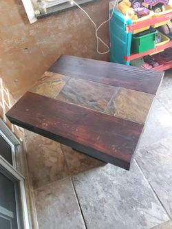 Mesa auxiliar de Madera Y piedra Volcánica