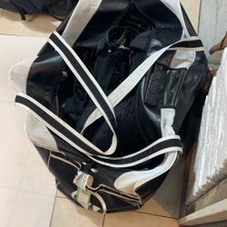 Men’s Hockey Equipment (size senior large)