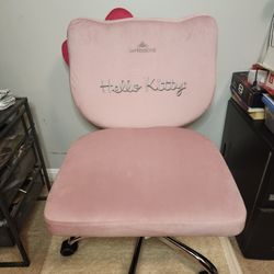 Hello Kitty Vanity Chair 