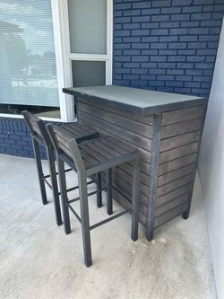 Outdoor bar