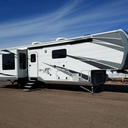 2018 Highland Ridge Open range 3x397FBS