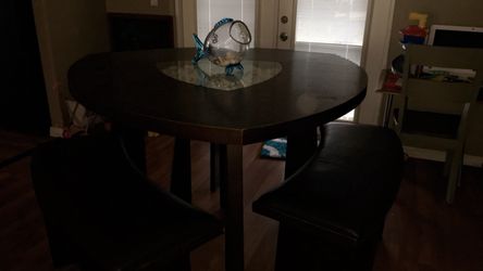 Dining room table