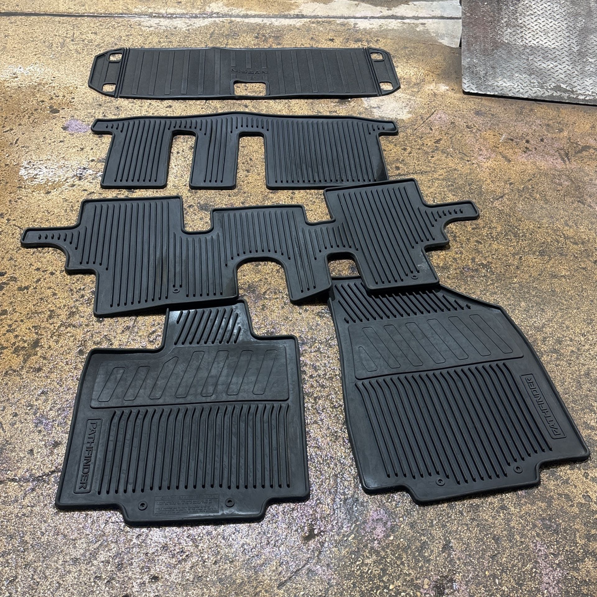 Nissan Pathfinder floor mats