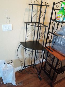 Corner space saving chef's rack