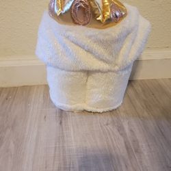 NEW Pillowfort Princess Hooded Blanket - Target

- Built-In Mitts