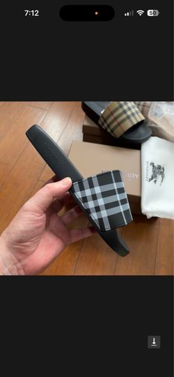 Burberry check slides ( Size 8 )