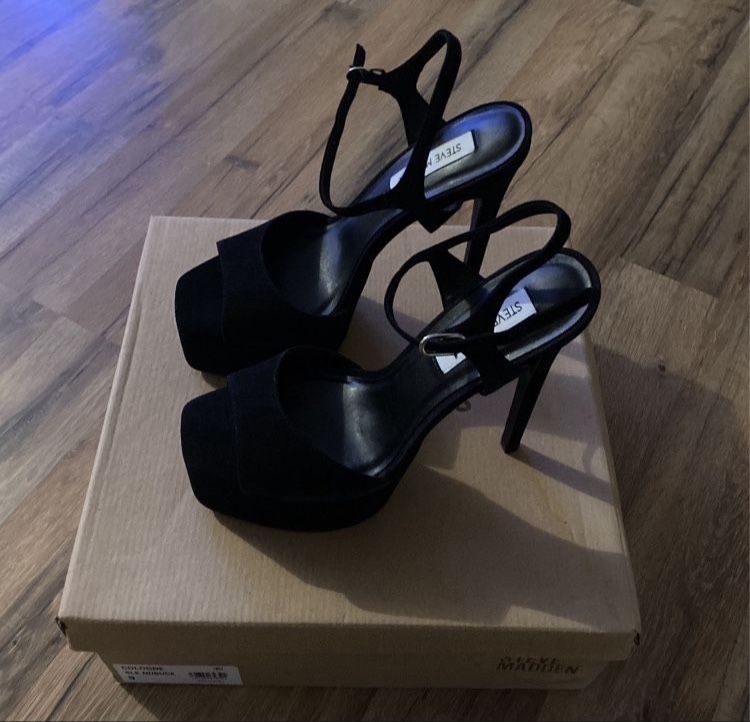 New! Steve Madden Women’s Ankle Strap Platform Dress Sandals. Black, Size 9