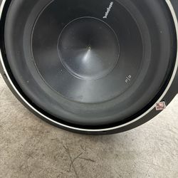 10 In. Rockford P3d4 In An Alpine tube