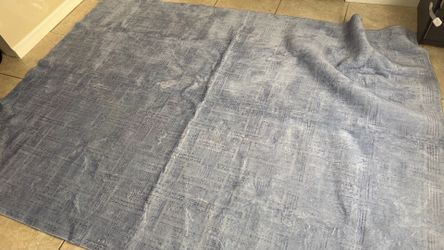 Area rug 7’11 x 5’10