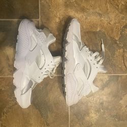 Nike Air Hurache 6.5W 8.5M (BARELY WORN)