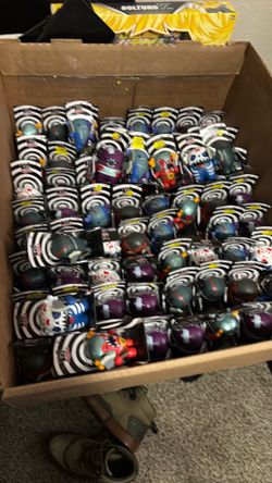 Axe Alotls toy figures
