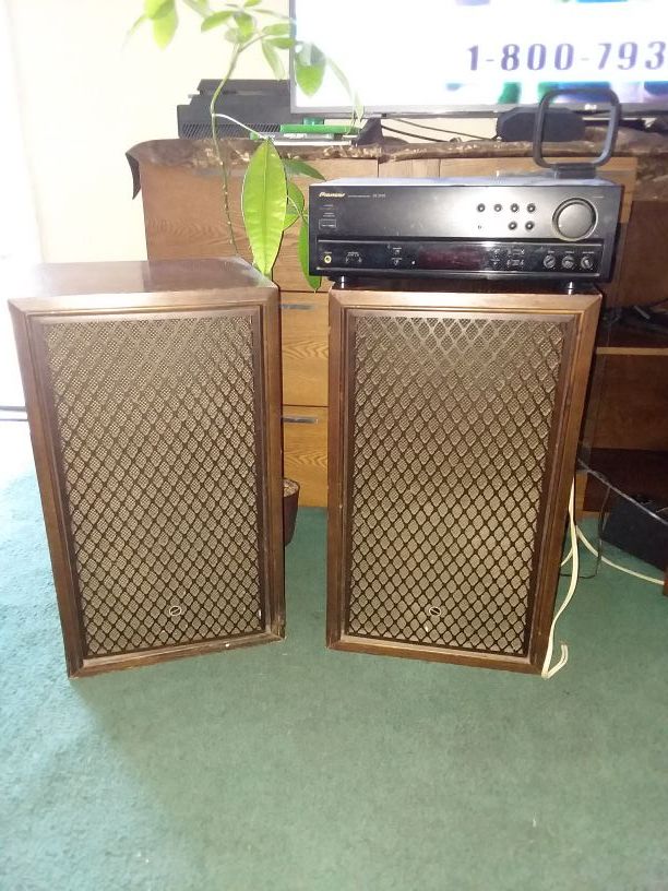 Pioneer receiver with Sansui classic speakers