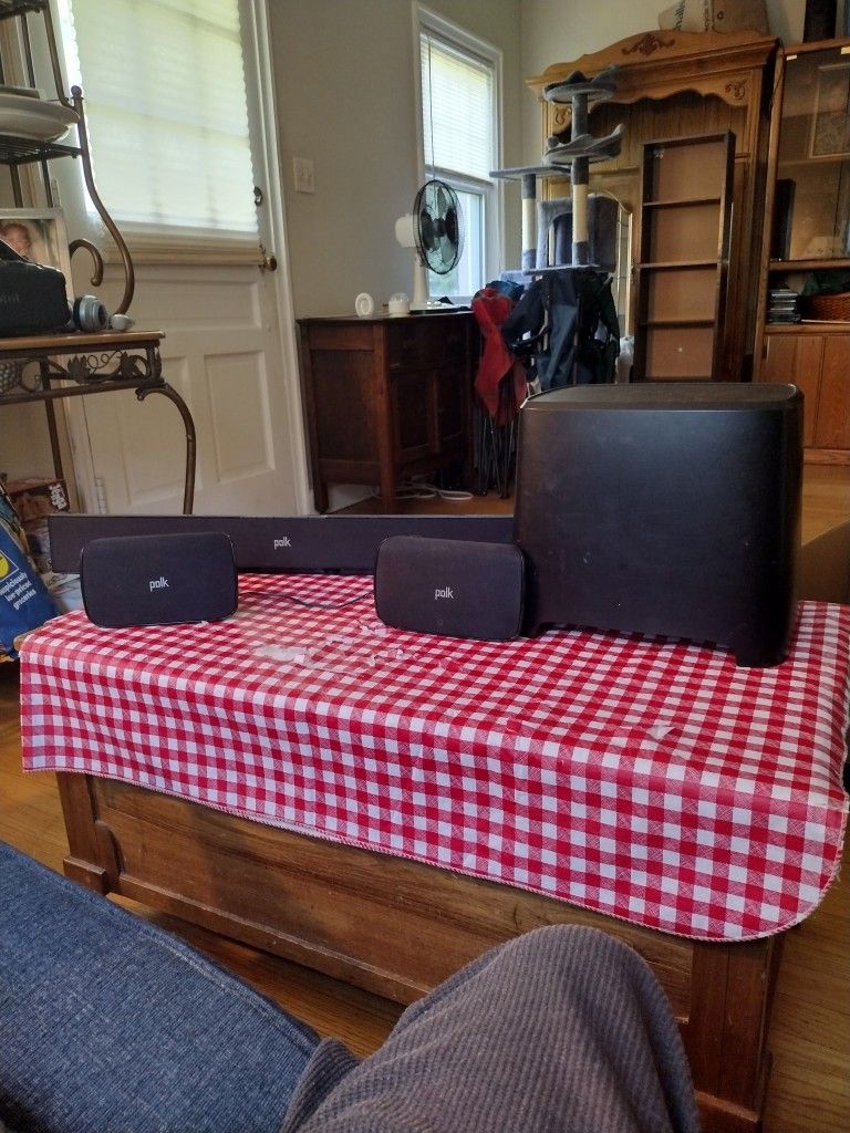 Polk Audio Home Theater W/Bluetooth Sound Bar
