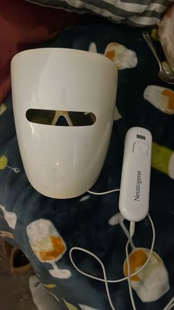 Nuetrogena Face Light For Acne Replenishing 