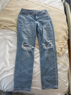 AE Mom Jeans Size 4