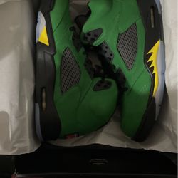 Jordan Retro 5 SE Oregon Size 11 New