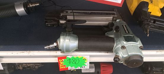 Metabo HPT Pneumatic Nail Gun