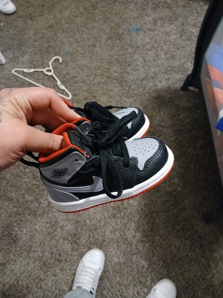 
Nike Air Jordan 1 Mid Toddler Size 5C TD 