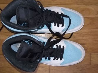 Jordan 1 mid
