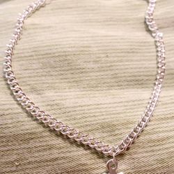 Dainty Silver Bracelet W Heart. 