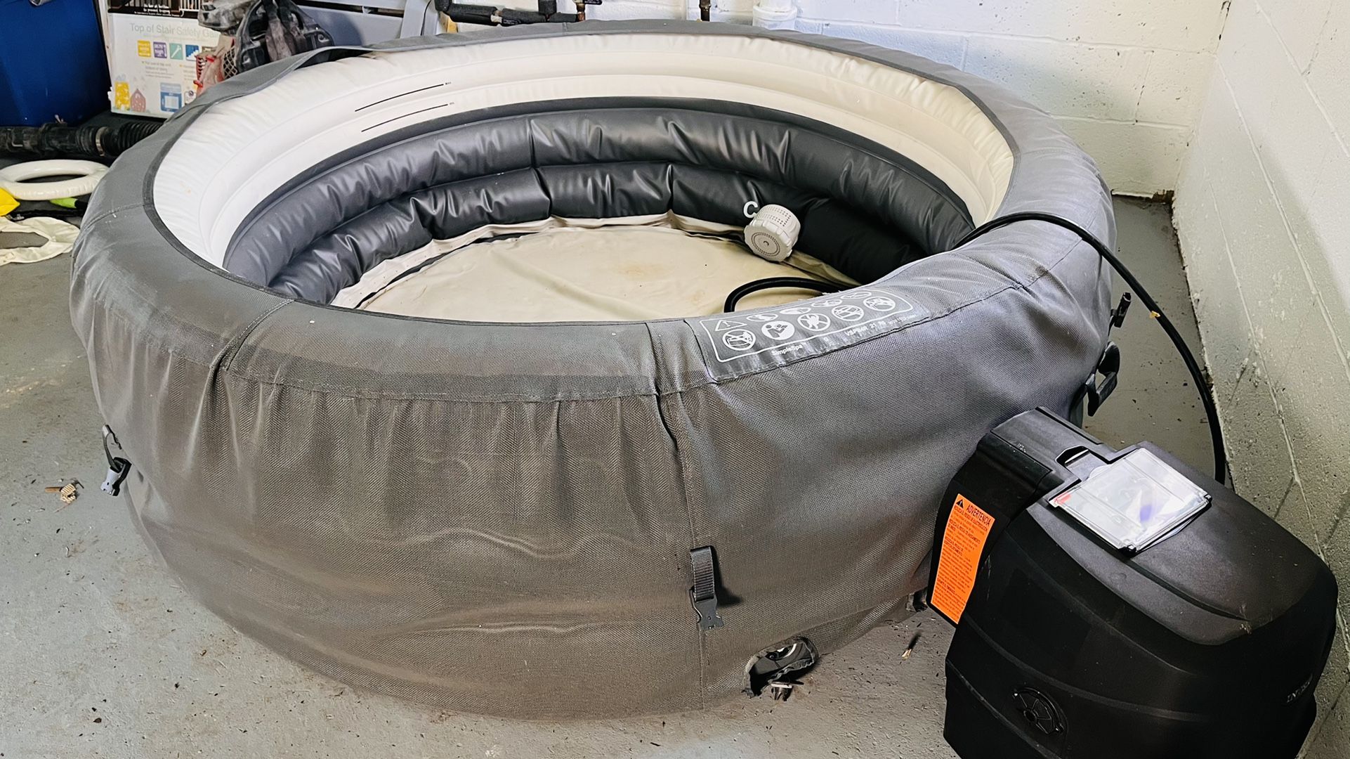 Intex SimpleSpa 4 Person Portable Inflatable Hot Tub Jet Spa with Pump