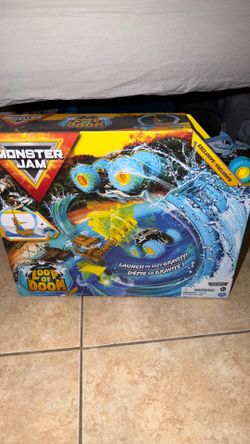 Megalodon Loop of Doom Stunt Playset