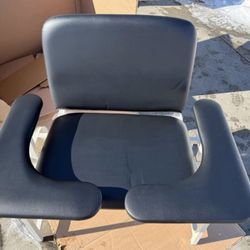 Intensa Series 620 Phlebotomy Chair