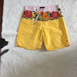Hang Ten Gold floral And Yellow Trunks Sz 34