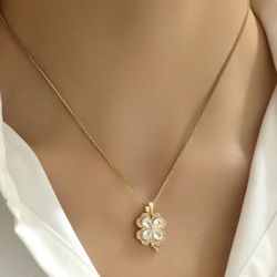 Mother's Day gift - Crystal clover necklace