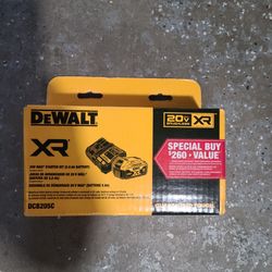 Dewalt 20v Maximum Xr 5.0ah Battery Pack And Charger 