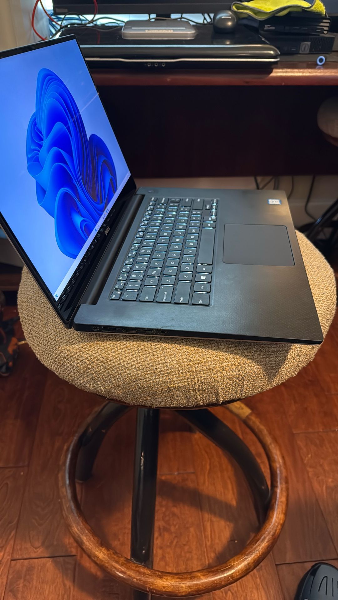 Dell Precision 5520 Xeon 4 Cores 