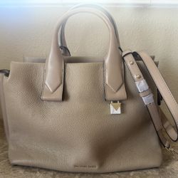 Michael Kors Shouldar Bag (Cream)