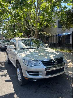 2009 VOLKSWAGEN TOUAREG