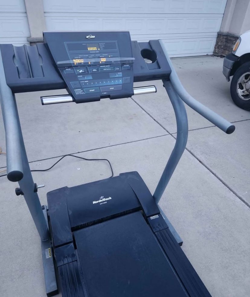 Nordic Track Exp 1000 Treadmill