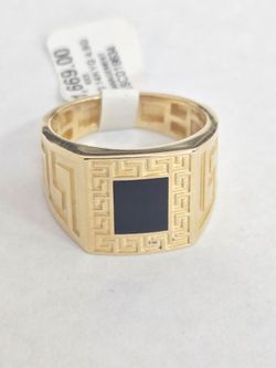 14kt Gold Ring with Black Stone and Greek Key Pattern