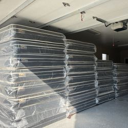 New Pillow Top Mattress  queen Full Twin $ 199 