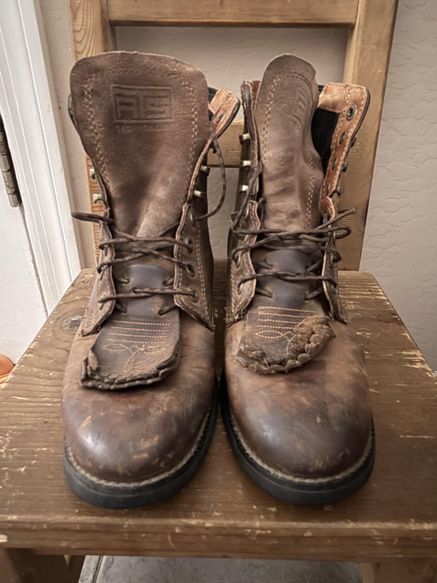 Women’s Ariat Heritage Lacer Boots Round Toe.