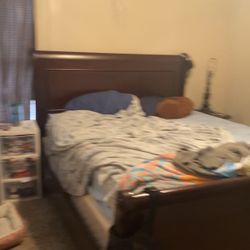 Sleigh Bed