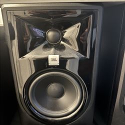 2) JBL 305P MkII 5" 2-Way Active Powered Studio Reference Monitors Speakers 