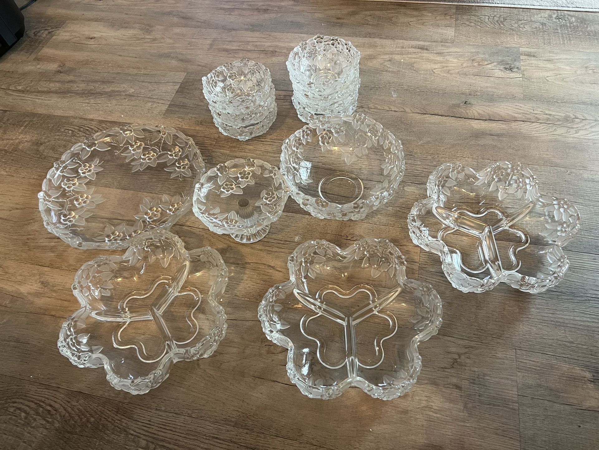 Section Dishes, Bowls, And Plater