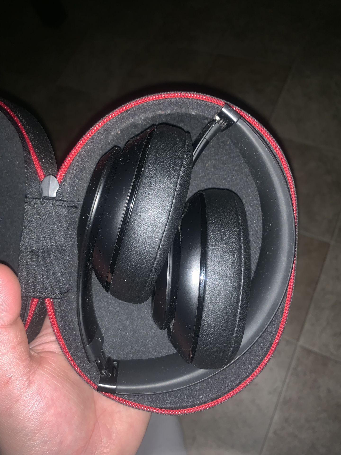 Beat by Dre wireless studio headphones