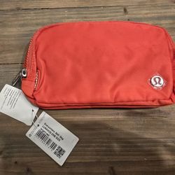 Lululemon Everywhere Belt Bag Bright Red