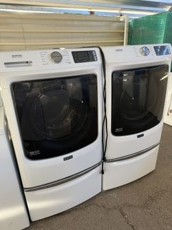 Maytag Front Load Washer And Gas Dryer Set In Great Condition 