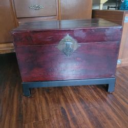 19th CENTURY CHINESE LACQUERED PIGSKIN TRUNK ON STAND